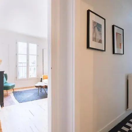 Ideally Located 2bd For 3 With Balcony&view