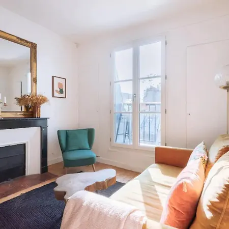 Ideally Located 2bd For 3 With Balcony&view
