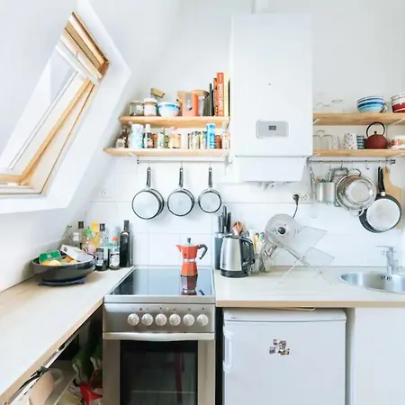 Ideally Located 2bd For 3 With Balcony&view París