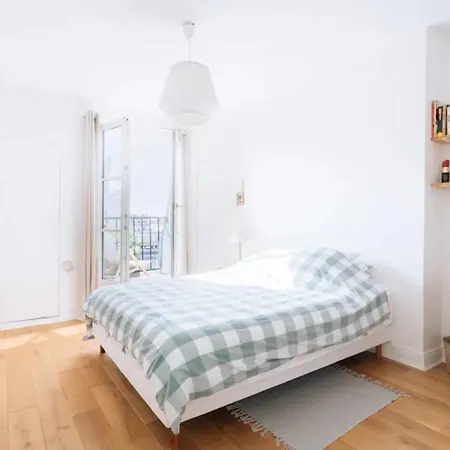 Ideally Located 2bd For 3 With Balcony&view Apartamento París