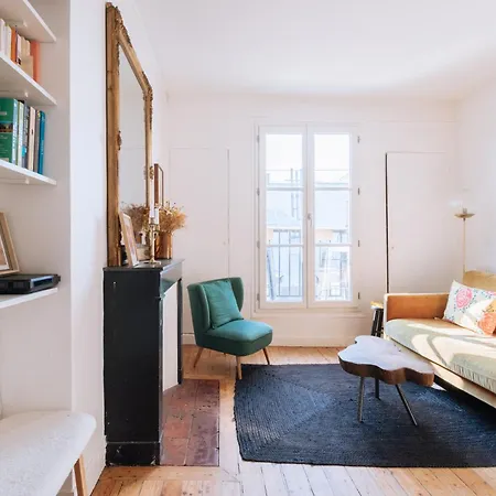 Ideally Located 2bd For 3 With Balcony&view